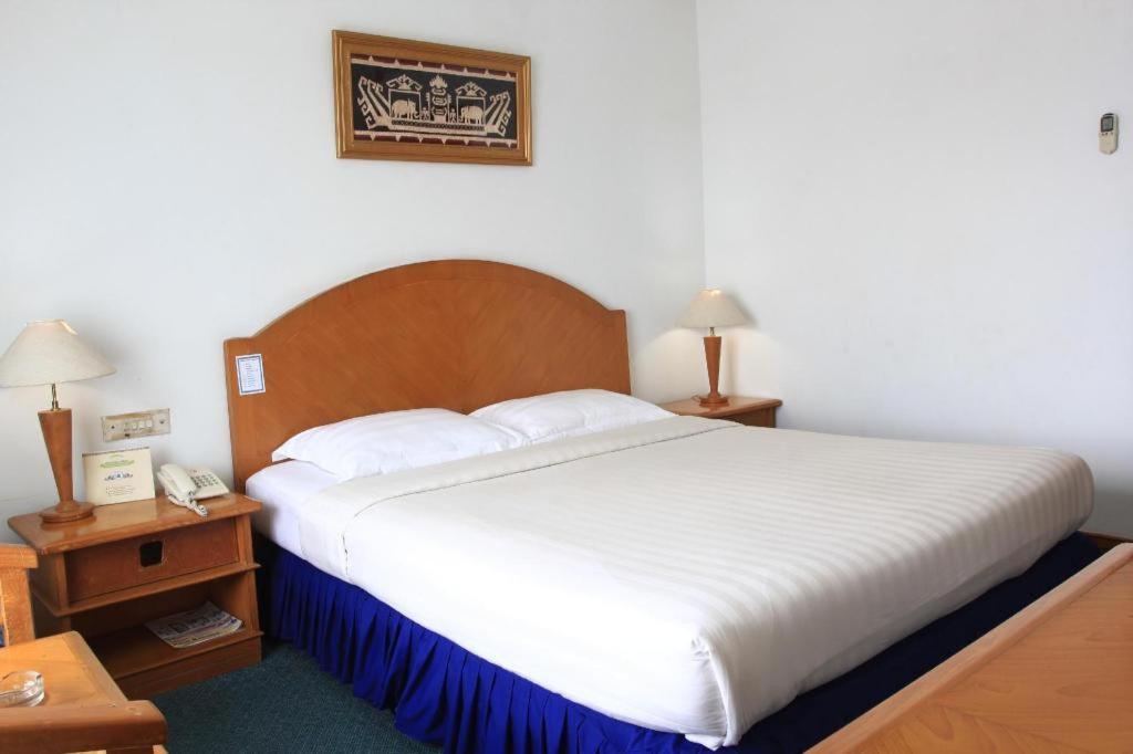 Hotel Marcopolo Bandar Lampung Eksteriør billede